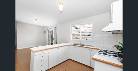 Prime Richmond Residence Offering Lifestyle and Convenience - Photo 2