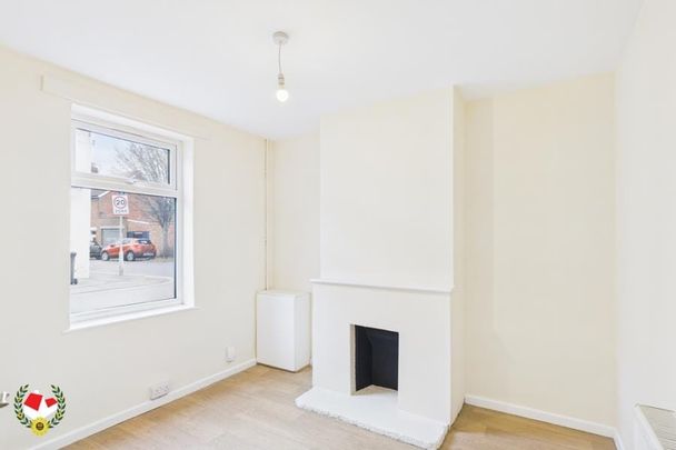 Tredworth Road, Tredworth, Gloucester - Photo 1