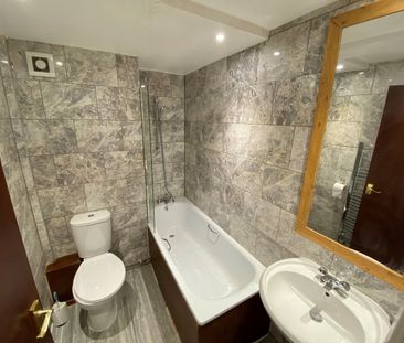 2 Bed Flat, St. James's Street, BN2 - Photo 4