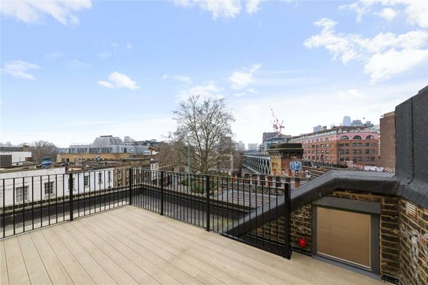 A three double bedroom Town House which has just had a full refurbishment which is perfectly located for both Borough and Southwark Stations. - Photo 1