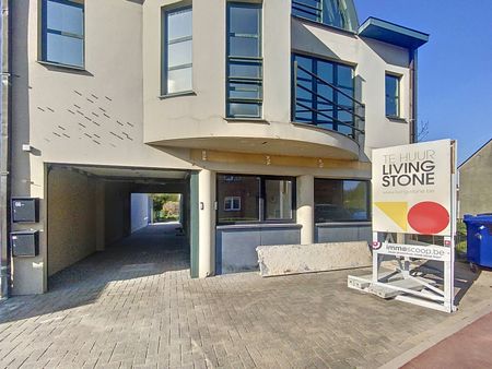 Vernieuwd gelijkvloers appartement met terras en tuin - Foto 3