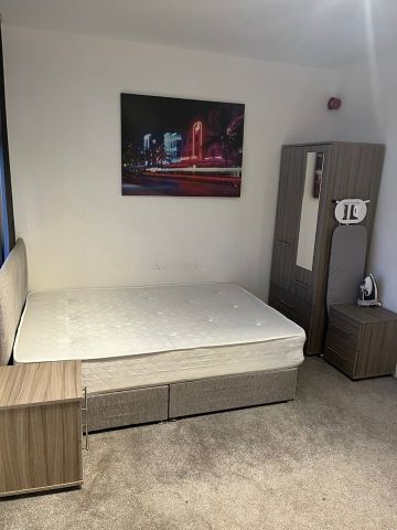 2 Bed Flat, City Heights, M3 - Photo 2