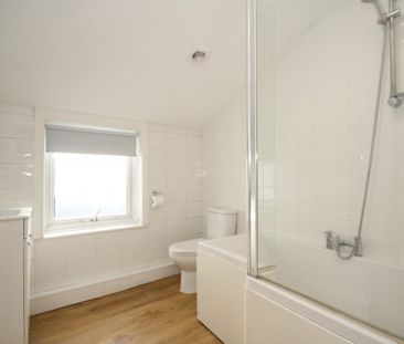 Courtenay Road, Woking - Photo 6