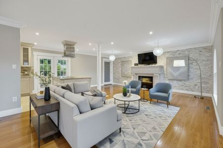 For Lease - 308 Third Line, Oakville, Ontario - Photo 3