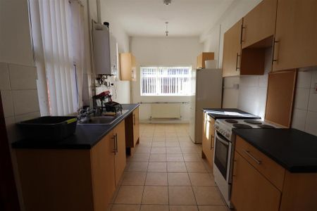 3 bedroom terraced house to rent - Photo 2