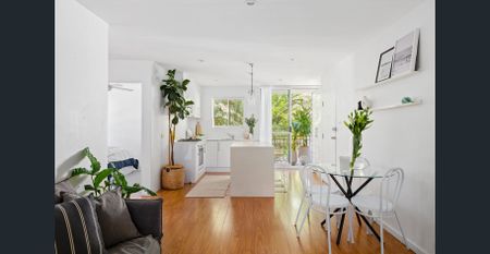 Quiet apartment with two balconies in leafy cul-de-sac - Photo 2