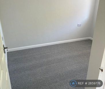 2 bedroom semi-detached house to rent - Photo 5