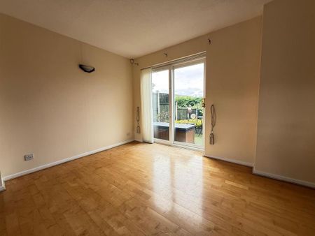 5 bedroom detached house to rent - Photo 2