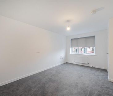 2 bedroom semi-detached house to rent - Photo 4