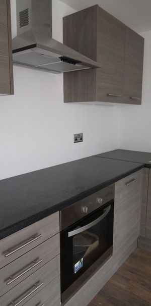 2 Bed Student Accommodation - Photo 2
