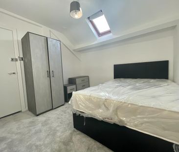 1 bedroom in a flat share to rent - Photo 1