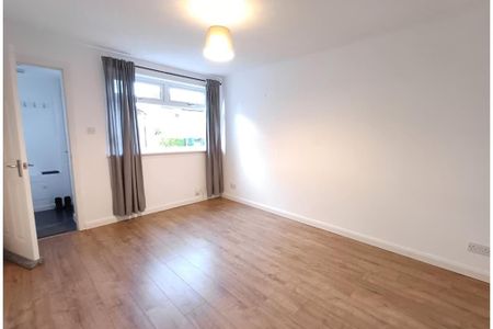 2 bed flat for rent in Maybury - Photo 4