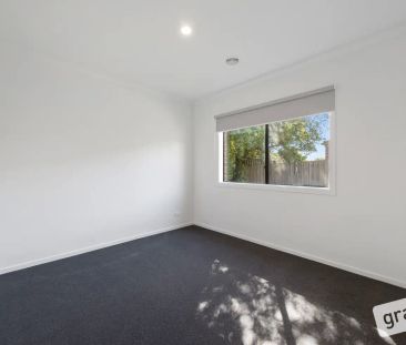 “REFURBISHED FAMILY HOME IN PAKENHAM” - Photo 6