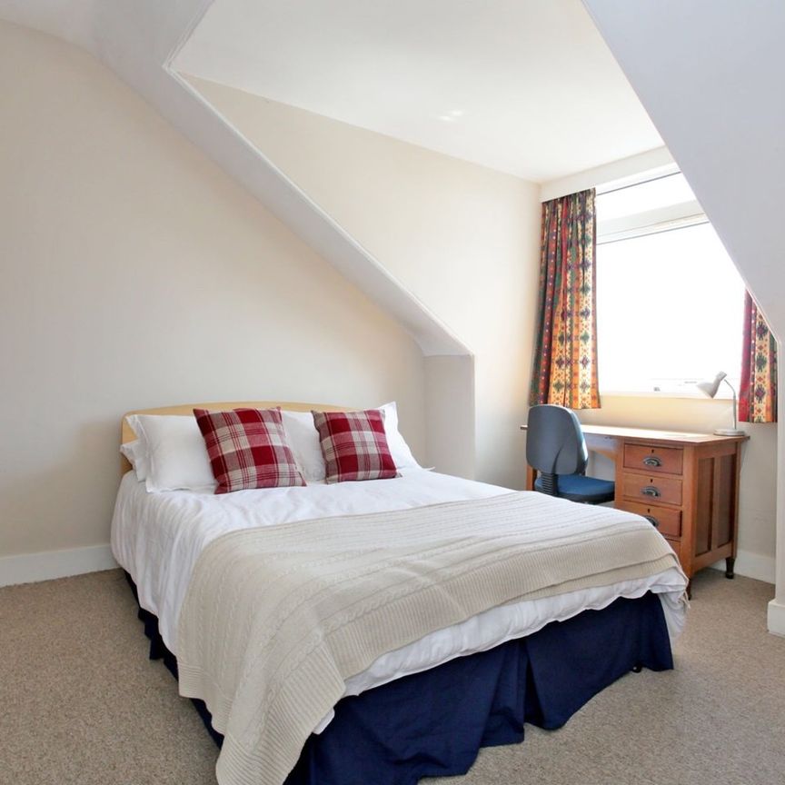 5 Bed Flat, Lilybank Place, AB24 - Photo 1