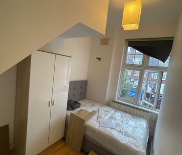 3 Bed Flat, Golders Way, NW11 - Photo 1