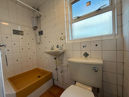 Studio Flat, Denzil Avenue, SO14 - Photo 3