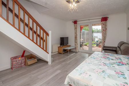 Duncan Close, Welwyn Garden City, Hertfordshire, AL7 3XP - Photo 5