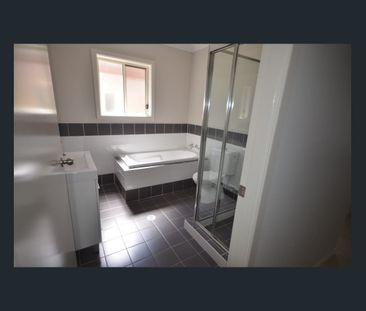 Modern 2 Bedroom Home - Photo 5