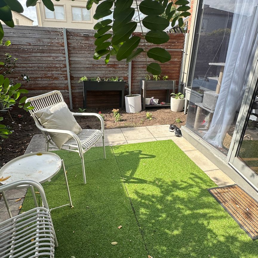 Armadale - Photo 1