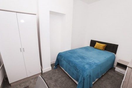 4 bedroom House To Rent Total Size: 1077 SQ FT - Photo 4