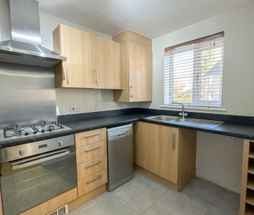 2 bedroom semi-detached house to rent - Photo 4