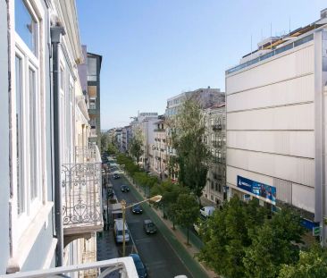 Room in a shared 7-bedroom apartment for rent in Lisbon - Photo 5