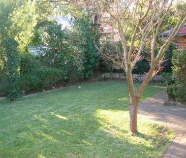 Charming Family Home Moments Away From St Ignatius College - Photo 4