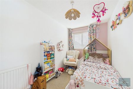 Spencer Close, Melksham, Wiltshire, SN12 - Photo 2