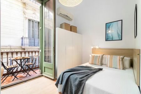 Via Laietana, Barcelona, Catalonia 08003 - Photo 4