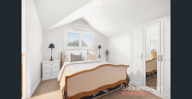 Beautifully Renovated, Spacious & Immaculately Presented! - Photo 1