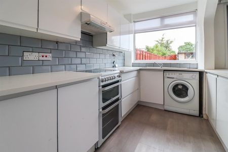 2 Bed Terraced House, Aldermoor Lane, CV3 - Photo 5