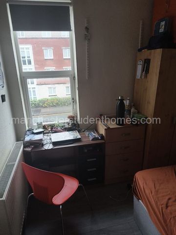 Moss Lane East, Manchester, M14 4PX - Photo 3