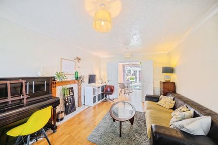 Hawkins Crescent - Photo 3