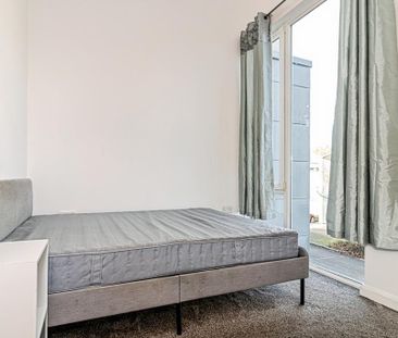 3 bedroom terraced house to rent - Photo 4