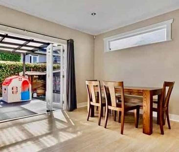 Awesome 3 Bedroom House in Mt Roskill - Photo 1