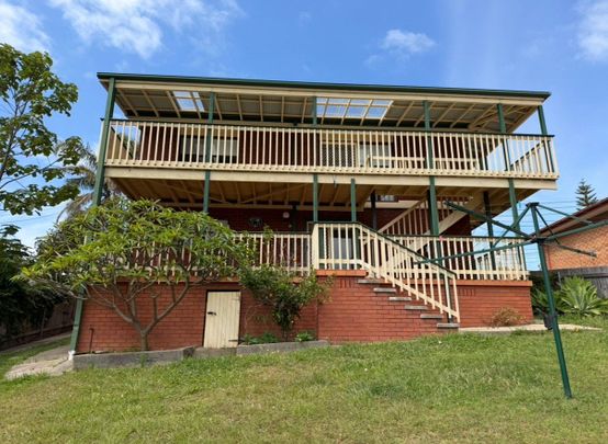 Coastal Living - Spacious Family Home Just Minutes from the Beach - Photo 1