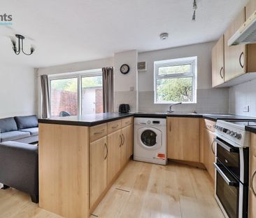 4 bedroom terraced house to rent - Photo 1