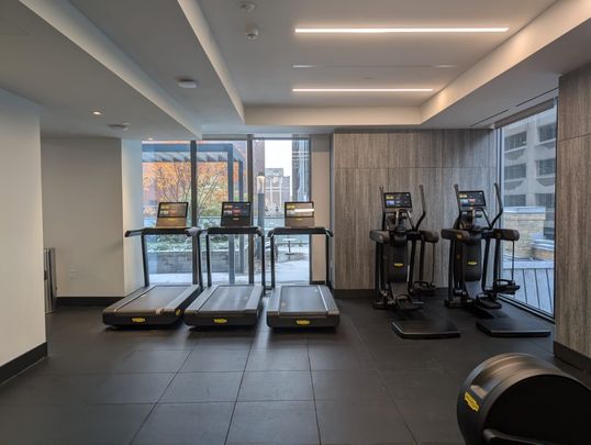 For Lease - 8 cumberland Street Unit# 4102, Toronto, Ontario - Photo 1