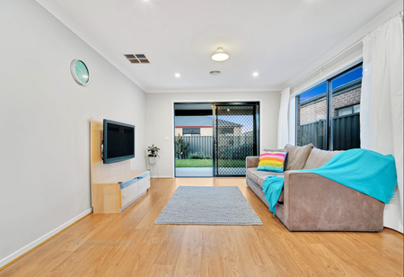 Contemporary Living at Its Best - Beautiful Home with Remarkable Electricity Savings! - Photo 2