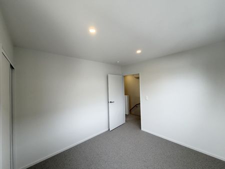 527 Hereford Street, Linwood - Photo 3