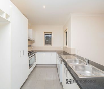 Stylish & Private 3-Bedroom Villa in Prime Location - Photo 3