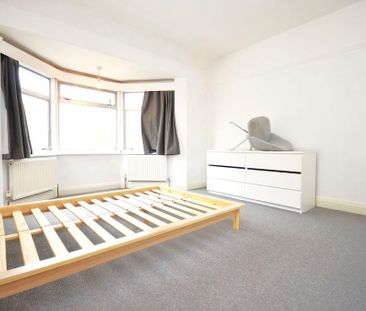4 bedroom terraced house to rent - Photo 4