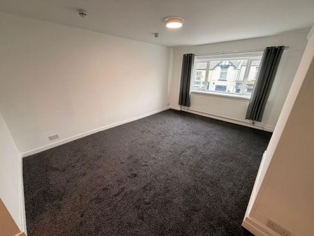 3 bedroom apartment to rent - Photo 2