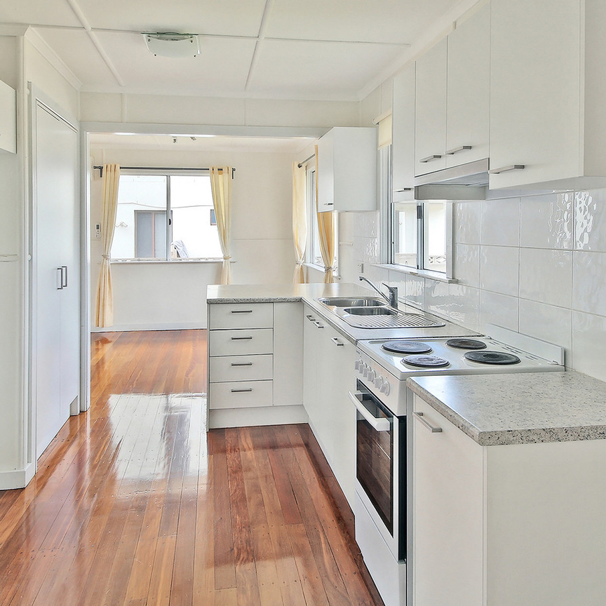 Charming 3-Bedroom Home - Photo 1