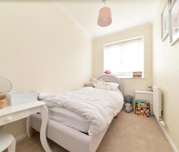 3 bedroom semi-detached house to rent - Photo 6