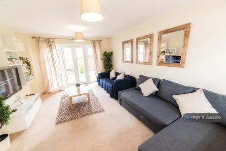 3 bedroom terraced house to rent - Photo 2