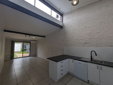 Stylish Modern Villa - Photo 4