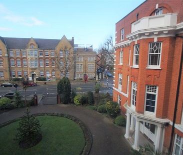 1 bedroom in a flat share to rent - Photo 3