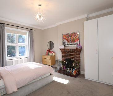 5 Bed Detached House, Flanders Road, W4 - Photo 6