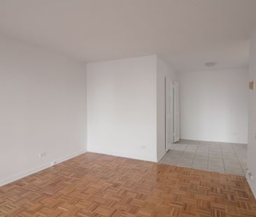 1975 Maisonneuve Blvd West - Photo 2
